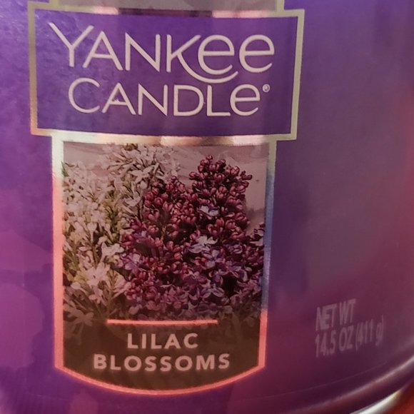 Yankee Candle-Lilac Blossoms - Picture 2 of 5